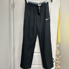 Nwt Women’s Nike Dri Fit Training Lined Pant Zip Pockets Zips On Sides Of Bottom Of Pant Legs Celana Training, Fleece Pants Women, Nike Track Pants, Tapered Joggers, Nike Joggers, Juicy Couture Charms, Nike Sweatpants, Compression Pants, Training Pants