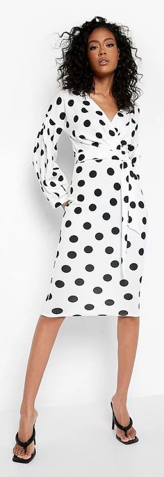 Dotted Fabric, White Fashion, Circles, Polka Dot, Cold Shoulder Dress, Black And White, Fashion Design, Pattern, Fabric