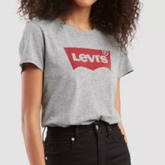 Nwt Classic Logo Levi's S/S Shirt. Size Small. 100% Cotton. Levi's Short Sleeve Letter Print Tops, Levi's Short Sleeve Tops With Letter Print, Levi's Relaxed Fit Top With Logo Print, Levi's Logo Print Tops For Summer, Levi's Casual Letter Print Tops, Levi's Casual Tops With Letter Print, Casual Levi's Tops With Letter Print, Cropped Graphic Tees, Levis T Shirt