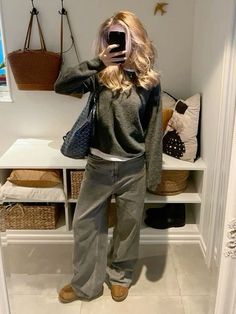 Big Chunky Sweater Outfit, Grey Sweater Outfit Aesthetic, Stockholm Stil, Stockholm Style, Autumn Fits, Cold Outfits, Neue Outfits