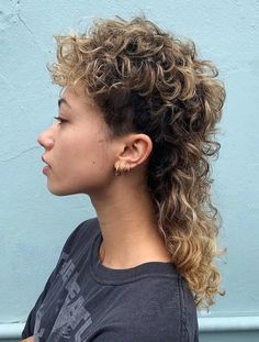 Professional Haircut, Monochrome Makeup Look, Curly Mullet, Curly Hair Women, Girl Haircuts, Mullet Hairstyle, Cut My Hair