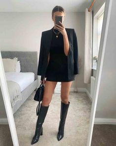 19 Outfit ideas for knee high boots for both fall and winter. Knee high boots outfit ideas casual. Black Knee High Boots Outfit, Winter Boots Outfits, Black Knee High Boots