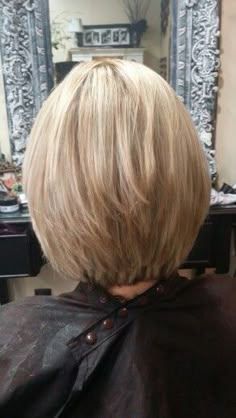 Stacked Bob For Thick Hair Over 40, Feathered Angled Bob, Lightly Layered Bob, Feathered Stacked Bob, Bob With Feathered Bangs, Short Layered Bob Hairstyles, Blonde Bob Hairstyles, Bob Haircut For Fine Hair, Messy Short Hair