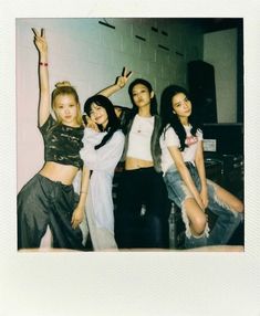 Blackpink Aesthetic, 17 Kpop, Blackpink Poster, Dara Kpop, Blackpink Members, Jennie Lisa, Kim Jisoo, Group Photos, Blackpink Photos