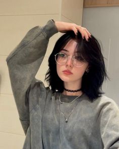 Short Hair Tomboy, Hair Inspiration Short, Haircuts For Medium Hair, Grunge Hair, 인물 사진, Hairstyles Haircuts