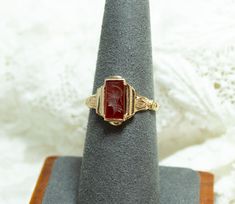 Carnelian Seal Ring 10KGold Size 8 Vintage Carnelian Ring, Carnelian Ring Gold, Classic Red Intaglio Jewelry, Signet Engagement Rings, Wedding Rings Unique Vintage, Oura Ring, Medieval Ring, Vintage Gold Ring, Roman Soldier