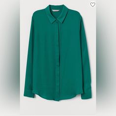 A Brand New With Tags Attached Blouse From H&M. In Perfect Condition, Never Worn. All Items Come From A Smoke Free Home. Silk Long Sleeve Blouse, H&m Blouse, Wearing Color, Uniqlo Women, Collar Blouse, Green Blouse, Silk Shirt, Collar Shirts, Silk Blouse