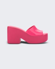 An outer side view of a pink Melissa Posh platform slide heel Clog Style, Clogs Style, Feminine Fashion, Trending Sandals, Sandal Platform, Platform Sandals Heels, Eva Sole, The 90s, Platform Heels