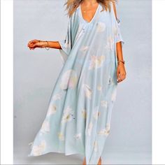 Show Me Your Mumu Rare Susie Seashell Hana Boo. Caftan. Size Small. Length Approx 56” Free Flowing. Semi Sheer. Cold Shoulder. Light Blue With Seashell Imprint. Gorgeous. Nwt Seashell Print, Kaftan Style, Mumu Dress, Free Flowing, Show Me Your Mumu, Show Me Your, Me Now, Sea Foam, Blue Cream