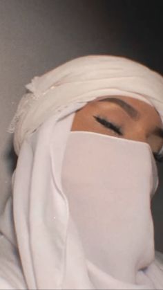 Hijabs Aesthetics, White Hijab Aesthetic, Arabic Hijab, Hijab Photo, Niqab Aesthetic, Chicas Punk Rock, Photo Hijab, Estilo Hijab