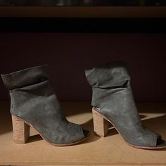 Nwob* $168 Free People | Golden Road | Weathered Grey Cut-Out Fold-Over Distressed Ankle Bootie | Chunky Heel | Casual | Cool Cool Grey And Tan Combo Tons Of Outfit Possibilities Relaxed Distressed Boho Appeal Stock Pic Provided For Idea Of Marketed Appearance To Show Distressing On Leather & Heels True To Design. Found On General Search Online & Provided Here For Buyer’s Convenience. * Item Is New Without Box With Some Subtle Shelf Wear/Spots/Scratches On Soles (Distressed Staining By Design). Leather Heeled Boots With Round Toe For Summer, Fall Open Toe Boots With Wrapped Heel, Summer Ankle-high Boots With 4-inch Heel, Chic Open Toe Boots With Reinforced Heel, Open Toe Boots With Reinforced Heel, Spring Open Toe Boots With Wrapped Heel, Casual Open Toe Boots With Leather Sole, Summer Heeled Boots With Stacked Heel And Round Toe, Chic Open Toe Booties With Stacked Heel