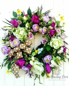 19 Divine Floral Wreath Designs That Are Easy To Make