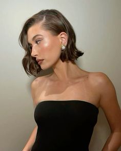 Formal Hairstyles For Short Hair, Short Wedding Hair, Penteado Cabelo Curto, Wedding Hair And Makeup, Short Bob Hairstyles, Hailey Bieber, Trendy Hairstyles, Bobs Haircuts, Bridesmaid Hair