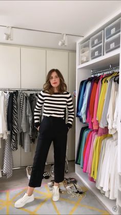 Trinny Woodall Style, Simple Work Outfits, Color Combinations For Clothes, White Chic, Cool Summer Outfits, Mommy Style, Smart Casual Outfit, Wardrobe Basics