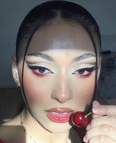 Maquillage On Fleek, Mekap Mata, Smink Inspiration, Valentines Makeup, Red Makeup, Eye Makeup Designs, Edgy Makeup