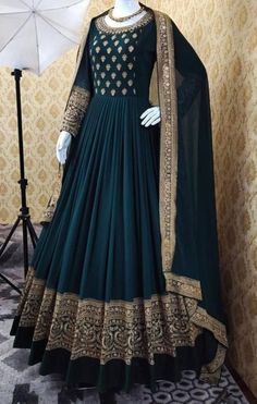 Bangladeshi Dress, Casual Outfits For Women Winter, Women Winter Outfit Ideas, Winter Outfits 2024, Suit Anarkali, Winter Outfits Casual, Winter Fashion Women, Women Winter Fashion, Winter Outfits For Women