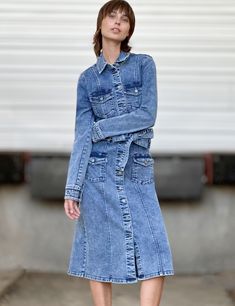 Strong. Sexy. Super-soft. The Cargo Denim Dress from Billy T plays to win, in our trademark premium denim with 4 cargo pockets and tie-waist. Ready, set, go! The model is 5'7" wearing size small Fabric: 96% Cotton 3% Polyester 1% Spandex Length: 46 1/2" from shoulder Long Sleeve Denim Dress, Billy T, Ready Set Go, Google Shopping, Premium Denim, Denim Dress, To Win, Long Dress, Long Sleeve