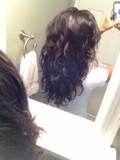 Layered Waves Long, 30 Inch Wavy Hair, Beach Waves On Layered Hair, Wavy Curls Long Hair, Layers For Long Hair Wavy, Hair Cuts For Wavy Hair Long, Healthy Wavy Hair, Layers Wavy Hair, Wavy Hair Layers