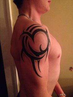 My tribal tattoo thanks to Brad Walker! #Tattoos #Men #Tribal 2000s Tattoos Men, 90s Tattoos, 2000s Men, Tattoos Men, Fashion 2000s, 2000s Style, Tattoo Set, Wrist Tattoos, 2000s Fashion