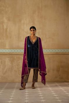 Short Kurta Set, Sureena Chowdhri, Velvet Kurta, Statement Pants, Purple Set, Color Peacock, Blue Kurta, Winter Wardrobe Essentials, Short Kurta