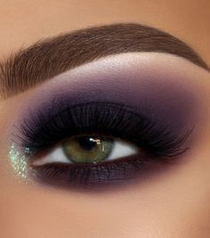 Machiaj Smokey Eyes, Bronze Eyeshadow, Makeup Aesthetic, Creative Eye Makeup, Affordable Makeup, Dark Makeup, Smokey Eyes, Pat Mcgrath