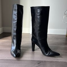 - Designer = Stuart Weitzman - Size = 10m. Trunk 10 - Stuart Weitzman Made In Spain 10m Pointed Toe Pull On Calf Hi Boots -7heel Height = Approximately 4” Inches (10.2cm) - Leather Interior Lining And Rubberized Outsole - Height Measured At Top Tip Of Boots To Bottom Tip Of Heel = 39.5cm -Circumference Measured At Top Tip Of Boots All Around = Approximately 38.5cm - Very Light Superficial Pressing From Items Pressing Against It During Storage. Does Not Affect Leather At All. Reference Last Pic - Ladies Shoes, Stuart Weitzman Shoes, Leather Interior, Shoes Heels Boots, Stuart Weitzman, Shoes Women Heels, Trunk, Heeled Boots, Shoes Heels