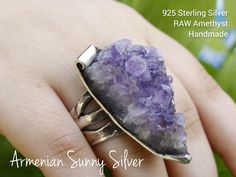 Elevate your style with this striking Raw Amethyst Crystal Gemstone Silver Statement Ring. The deep purple hues of the raw amethyst gemstone beautifully contrast against the sleek silver band, creating a captivating and unique piece. This rouge big ring is sure to make a bold statement and add a touch of glamour to any outfit. Perfect for those who appreciate the beauty of natural gemstones, this ring is a stunning addition to any jewelry collection. Handcrafted with care, this one-of-a-kind rin Armenian Ring, Raw Amethyst Crystal, Big Ring, Zierlicher Ring, Raw Amethyst, Big Rings, Steampunk Jewelry, Statement Ring Silver, Purple Hues