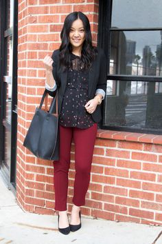 Styling Tops, Pants Business Casual, Maroon Pants, Business Casual Outfit, Business Outfit, Dakota Johnson, Womens Fashion For Work