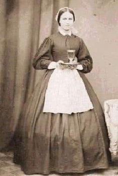 1800s Fashion Poor, Little Women Hairstyles, Apron History, 1860s Dresses, 1840s Fashion, Lady Tremaine