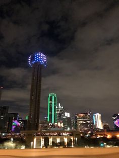 Downtown Dallas Dallas Wallpaper City, Dallas At Night Aesthetic, Dallas Texas Aesthetic Wallpaper, Dallas Pictures At Night, Texas Night Aesthetic, Houston Texas Aesthetic Night