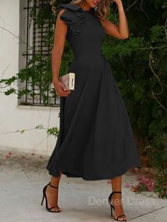 A-Line Jewel Sleeveless Stretch Crepe Mother of the Bride Dresses For Black girls With Ruffles Dresses With Ruffles, Prom Dress Pictures, Dark Red Dresses, Ruffle Gown, Red Dresses Classy, Mermaid Bridesmaid Dresses, Light Blue Dresses, Homecoming Dresses Black, Dresses Royal