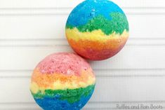 Bath Salts Diy Recipes, Bath Bomb Recipe Easy, Shower Fizzies, Rainbow Bath Bomb, Bath Salts Diy, Bombe Recipe, Bath Bomb Recipes, Bath Bomb Molds, Dog Sketch