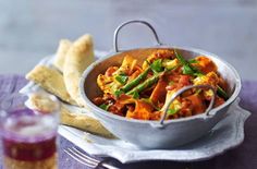 Spiced vegetable balti with garlic naan recipe Balti Recipe, Garlic Naan Recipe, Spiced Vegetables, Tesco Real Food, Fried Fish Recipes, India Food, Indian Cooking