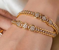 Traditional Diamond Bangle Jewelry, Traditional Luxury Diamond Bangle Bracelet, Traditional Gold Bangle With Diamond Accents, Traditional Gold Diamond Bangle Bracelet, Festive Traditional Diamond Bangle, Gold Bracelet Simple, Gold Necklace Indian