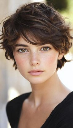 Find your perfect style with 24 short wavy hairstyles that offer a beautiful mix of short cuts and wavy texture. Ideal for adding a fun and fashionable twist to your appearance, these wavy hairstyles are perfect for everyday wear and special occasions. Short Bob With Thick Hair, Pixie Hair For Curly Hair, Very Thick Short Hair, Longish Pixie Haircut, Short Wavy Hair Middle Part, Ways To Style Really Short Hair, Short Fine Wavy Hairstyles, Short Fine Wavy Hair, Wavy Short Bob Hairstyles