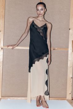 Lingerie et sous-vêtements pour femme | ZARA France Slip Dresses, Dresses 2023, Print Inspiration, Lace Dress Black, Party Style, Style Elegant, Party Fashion, Asymmetric Hem, Silk Satin