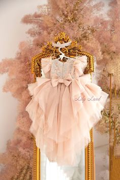 Princess Dress Prom, Illustration Poses, Ruffle Tulle Dress, Champagne Flower Girl, Flower Girl Dresses Champagne, Baby Lace Dress, Dress With Pearls, Baby Luna