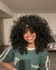 Afro Cuts For Women, Beautiful Natural Curly Hair, Poofy Hair, Shaving Your Head, Bold Women, Buzz Cuts, Cute Curly Hairstyles, Beautiful Curly Hair, Natural Curls Hairstyles