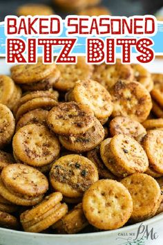 BAKED SEASONED RITZ BITS! Chex Mix Flavors, Caramel Snack Mix, Crackers Appetizers, Ritz Cracker Recipes, Peanut Butter Crackers, Butter Crackers, Snack Mixes