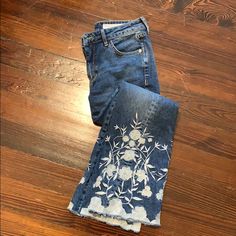 Anthropologie Pilcro Jeans With White Flower Stitching Never Worn Before!!! Pilcro Jeans, Flower Stitching, Senior Jeans, Anthropologie Jeans, Embellished Jeans, Jeans Color, White Flower, Colored Jeans, Letterpress