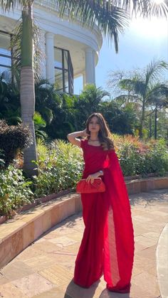 Farewell Party Saree Look, Farewell Dress Ideas Indian, Traditional Indian Outfits Aesthetic, Saree Inspo Aesthetic, Saree Look Aesthetic, Saree Inspo For Farewell, Saree Look For Farewell, Dress For Farewell, Saare Aesthetic