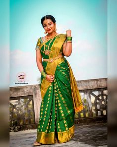 Photo Possess, Bride Stills, Sarees Design, Tiger Cubs, Latest Silk Sarees, Ethnic Beauty, Creative Photoshoot, Indian Flowers, Wedding Photoshoot Poses