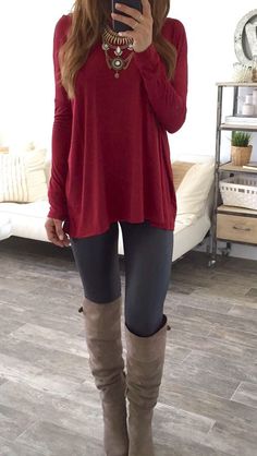 Para este invierno ❄️! Grey Leggings Outfit, Outfits Leggins, Outfit Essentials, Mode Tips, Legging Outfits, Boots Women Fashion, Modieuze Outfits, Giambattista Valli