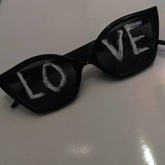 Sunglasses With Writing On Them, Sunglasses With Writing On Them Party, Words On Sunglasses, Party Sunglasses With Writing, Sunglasses With Writing, Writing On Sunglasses, Sunglasses With Text, Birthday Sunglasses, Funny Photos Ideas