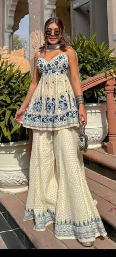 Traditional Outfits Aesthetic, Aesthetic Indian Wear, Desi Fashion Aesthetic, Indian Sharara Outfits, Emmy Red Carpet, Indian Outfits Modern, Haldi Ceremony Outfit, Indian Dress Up, Desi Fits