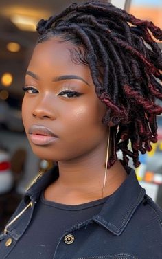 Add texture and dimension with these 22 short hairstyles for round faces! Perfect for creating a dynamic look. #TexturedHaircuts #RoundFaceInspo Goddess Dreads, Haircuts Designs, Locs Bob, Short Twist, Short Hairstyles For Round Faces, Hair Styles Long Hair, Short Hair Twist Styles, New Hair Do, Natural Hair Short Cuts