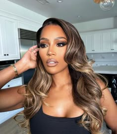 Highlight Wigs, Hair Colors To Try, Brunette Hair With Highlights, Summer Hair Color, Hair Inspo Color, Summer Hair, Hair Color For Black Hair, Platinum Blonde