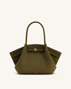 Structured Bag Classy, Suede Purses And Handbags, Botegga Tote Bag, Chic Lunch Bag, Purses And Handbags 2024, Suede Bags For Women, Fall Handbags 2024, Fall Purses 2024, It Bags 2024