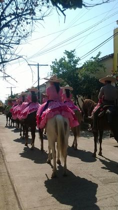 Escaramuzas Victorious, Cute Outfits