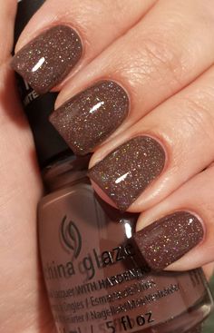 Chocolate Glitter Nails, Pedicure Ideas Brown, Fall Mani Pedi Ideas, Sept Nails 2023, Thanksgiving Colors For Nails, Chocolate Color Nails, Brown Nails With Sparkle, Chocolate Gel Nails, Thanksgiving Pedicure Ideas Toes